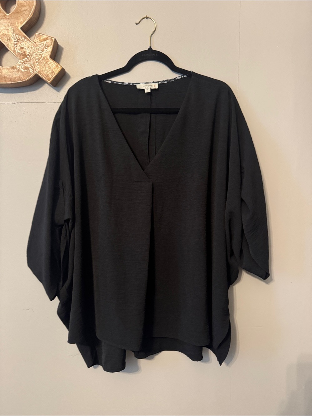 Umgee Black V-Neck Draped Dolman Top size 1x
